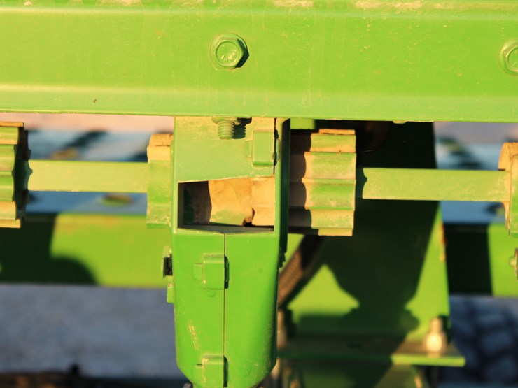 john-deere-1590-image-21