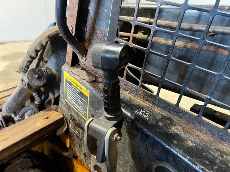 new-holland-lx885-image-22