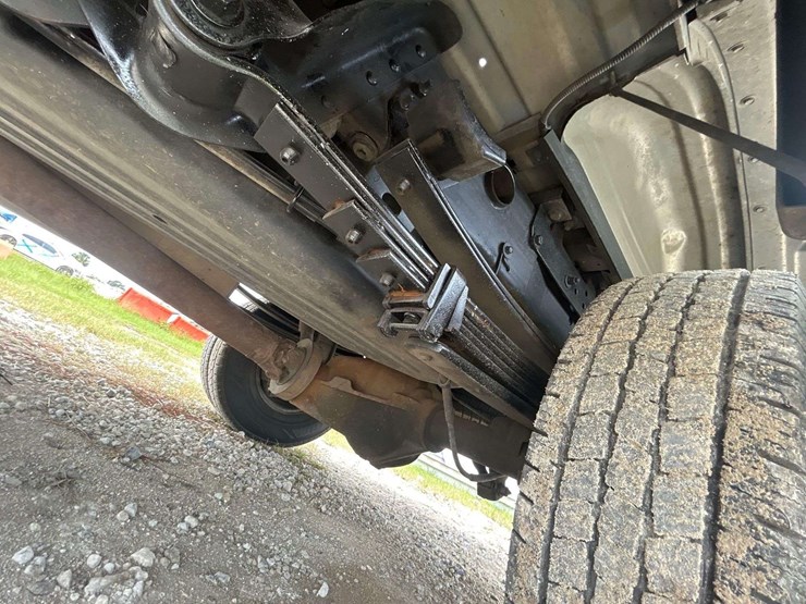 2003-chevrolet-silverado-3500-image-18