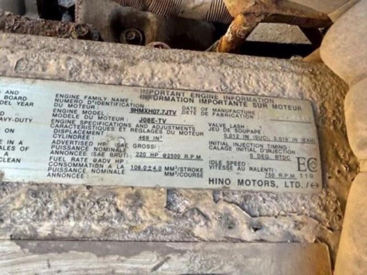 2010-hino-258-image-54