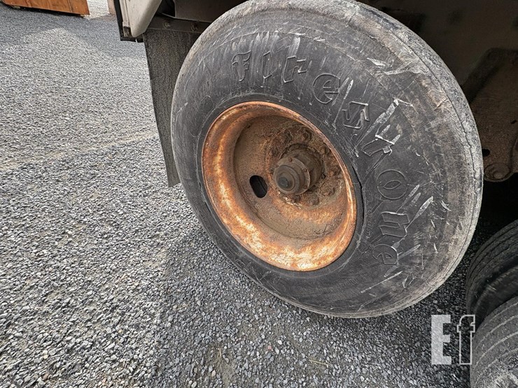 1990-cornhusker-hopper-bottom-image-4