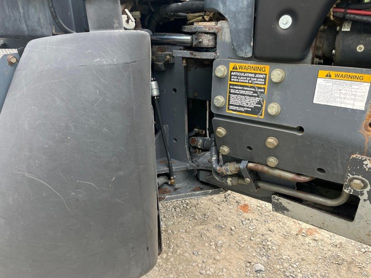 new-holland-tv140-image-20