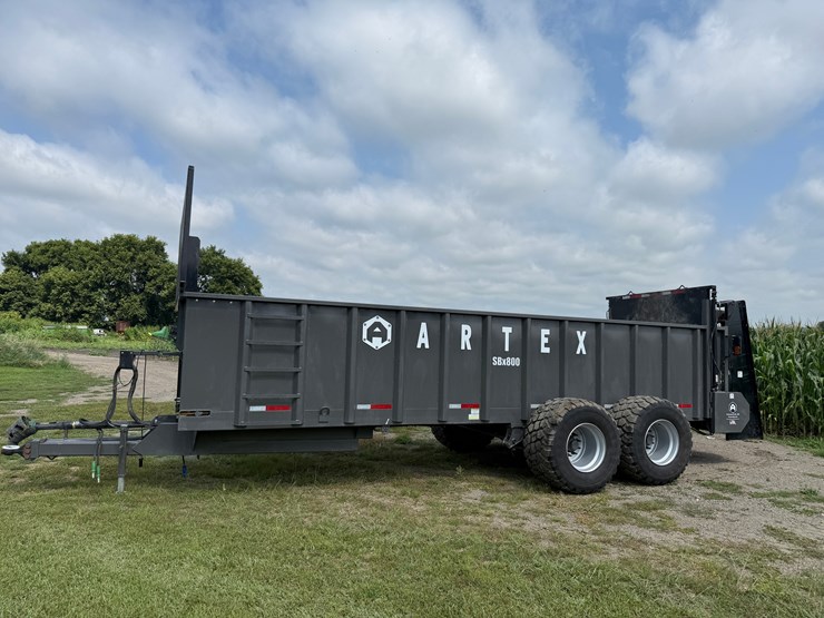 artex-sbx-800-manure-spreader-image-2