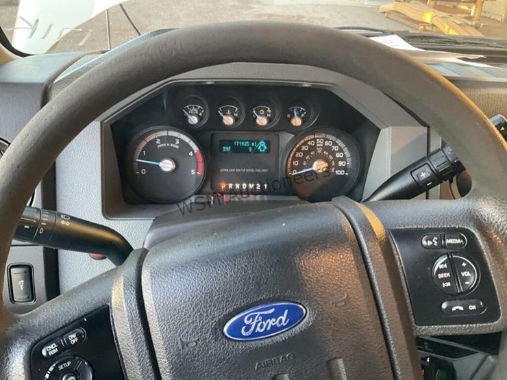 2013-ford-f550-image-22