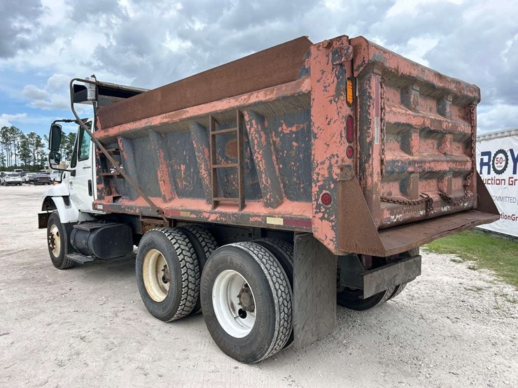 2003-international-7400-image-4