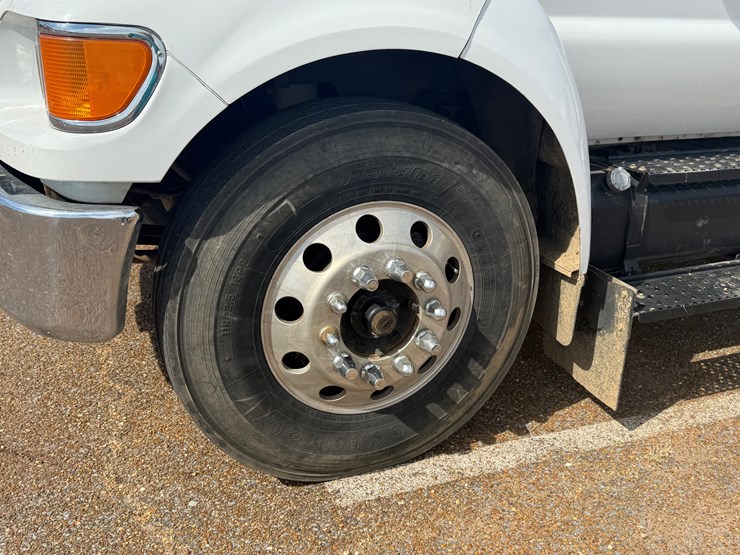 2015-ford-f650-image-10