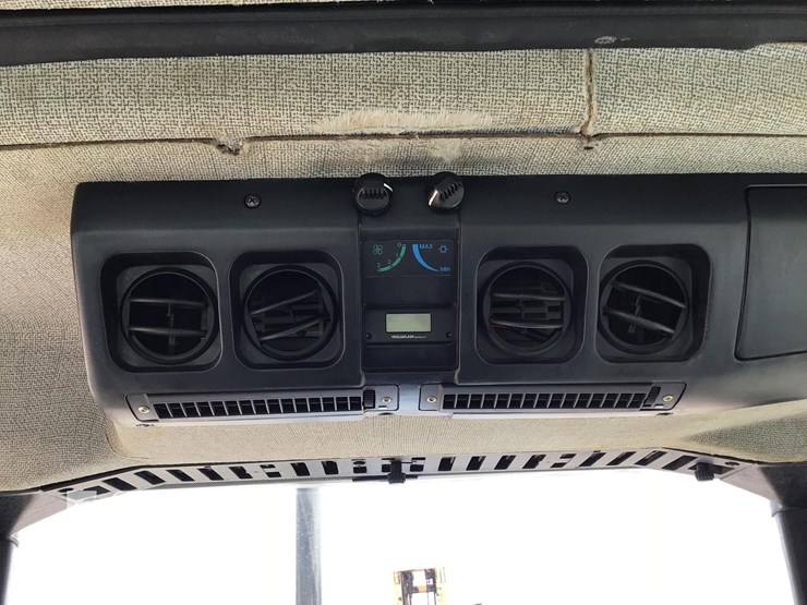 1992-white-6105-image-19