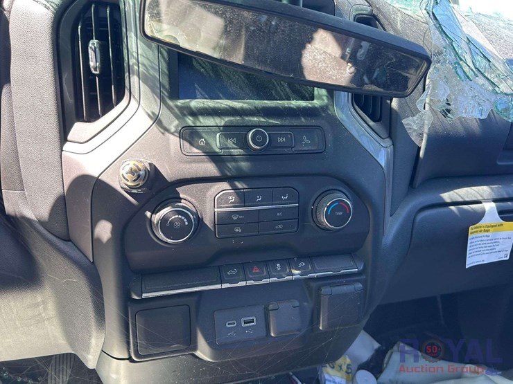 2021-chevrolet-silverado-image-11