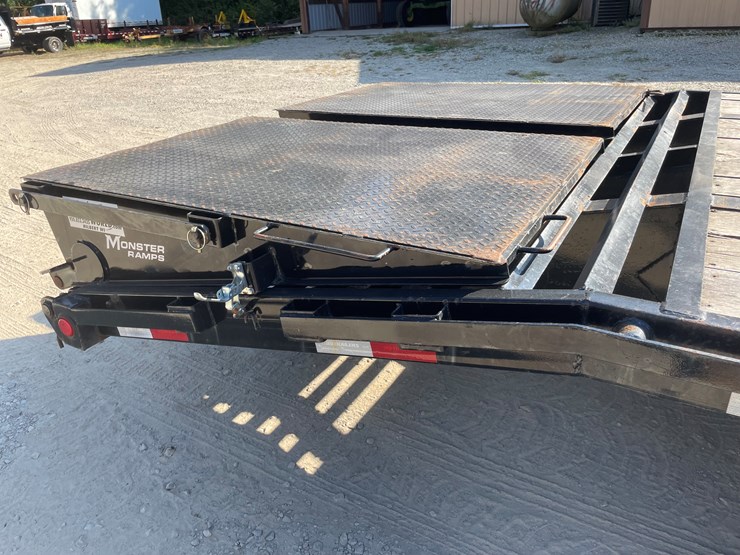 #1010-•-2023-pj-trailers-26'-tandem-dual-axle-deck-over-trailer,-(has-title)-image-27