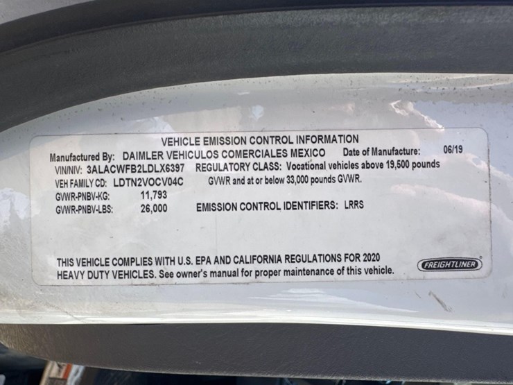 2020-freightliner-m2-26'-box-truck-image-25