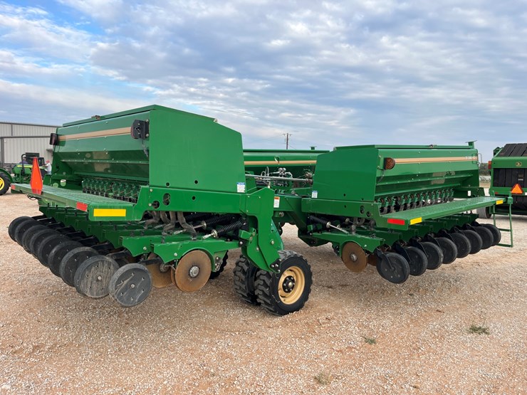 2018-great-plains-3s3000hd-image-10