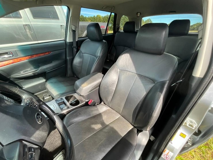 2012-subaru-outback-(at,-awd,-2.5l,-miles-image-12