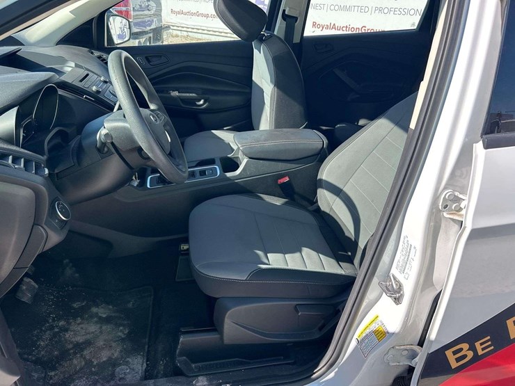 2017-ford-escape-image-14