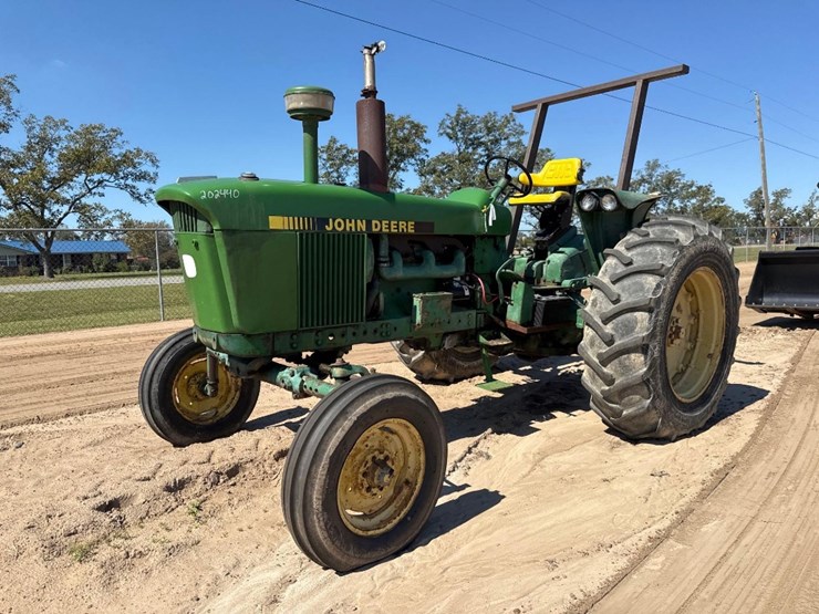 john-deere-tractor-image-2