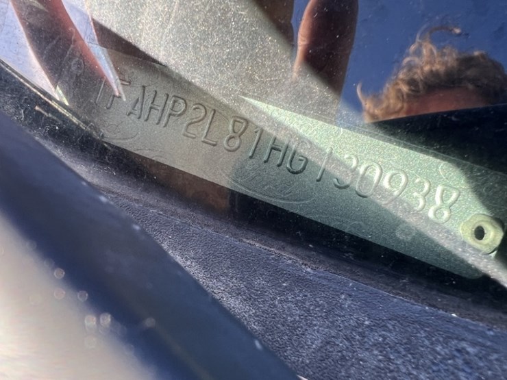 2017-ford-taurus-sedan-image-9