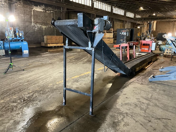 #138-•-wood-mizer-flat-and-elevated-belt-conveyor-image-2