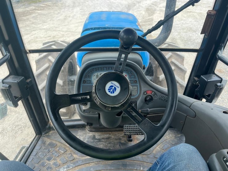 new-holland-tv140-image-27