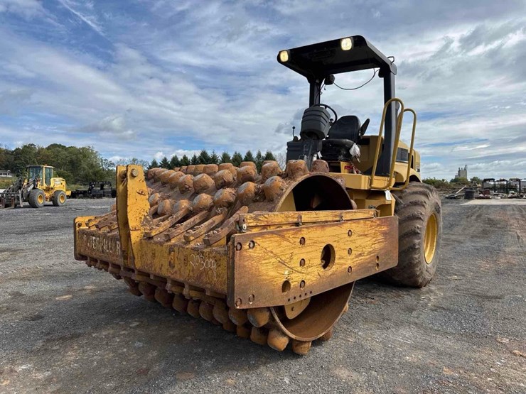 2001-caterpillar-cp-563d-image-2