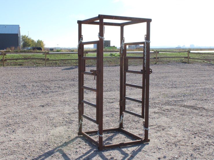 #2087-•-#2087-alley-access-palpation-cage-image-1