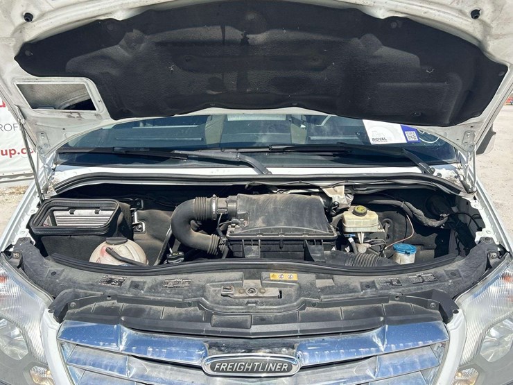 2015-freightliner-sprinter-3500-image-9