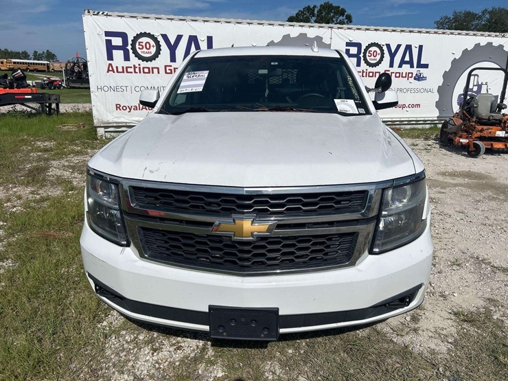 2016-chevrolet-tahoe-image-23