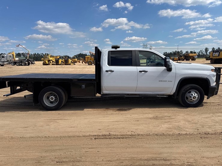2020-chevrolet-silverado-3500-image-5