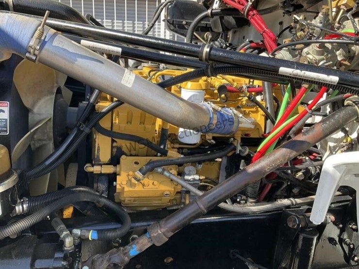 2003-freightliner-fl80-image-13