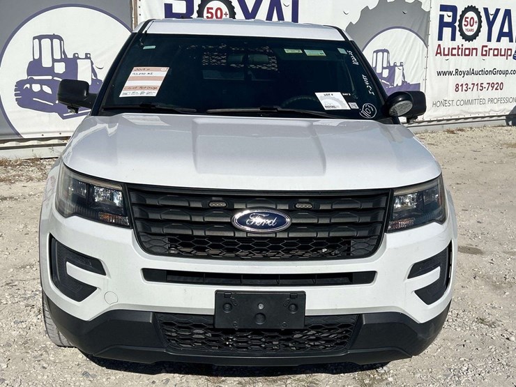 2019-ford-explorer-image-31