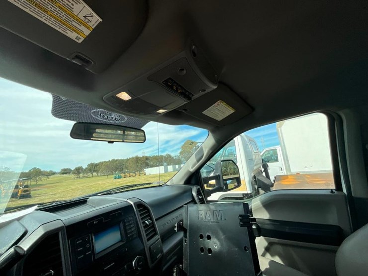 2009-ford-f350-xl-image-22