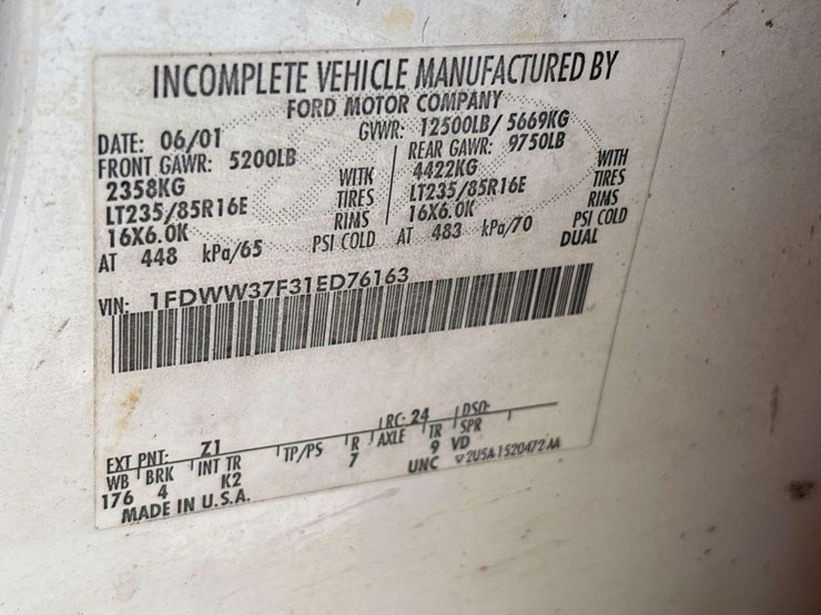 2001-ford-f-350-4x4-10ft-flatbed-truck-image-4