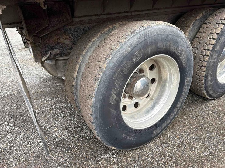 2003-peterbilt-357-image-13