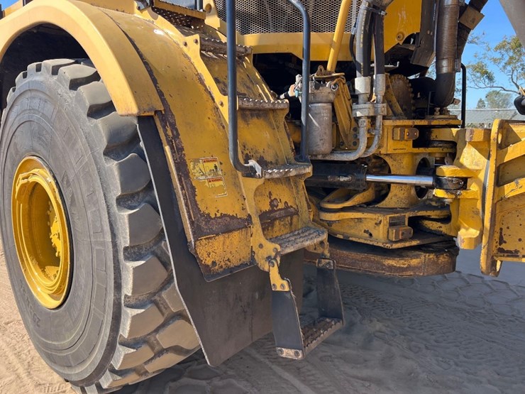 2019-caterpillar-740-gc-image-9