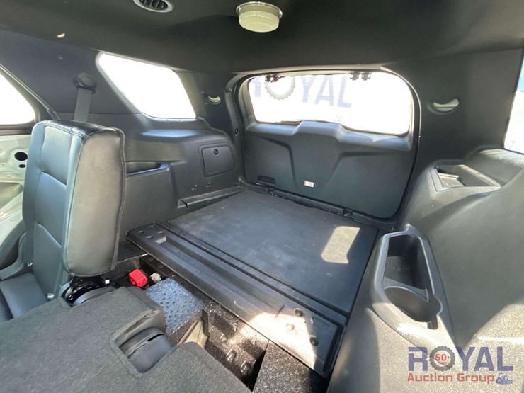 2017-ford-explorer-image-22