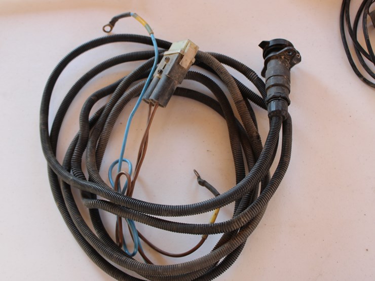 #2097-•-#2097--kuhn-rw1610-single-bale-wrapper-with-twin-wrapper,-monitor,-great-shape-with-low-use!-image-42