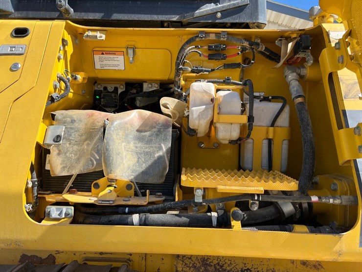 2016-komatsu-d61px-24-image-17