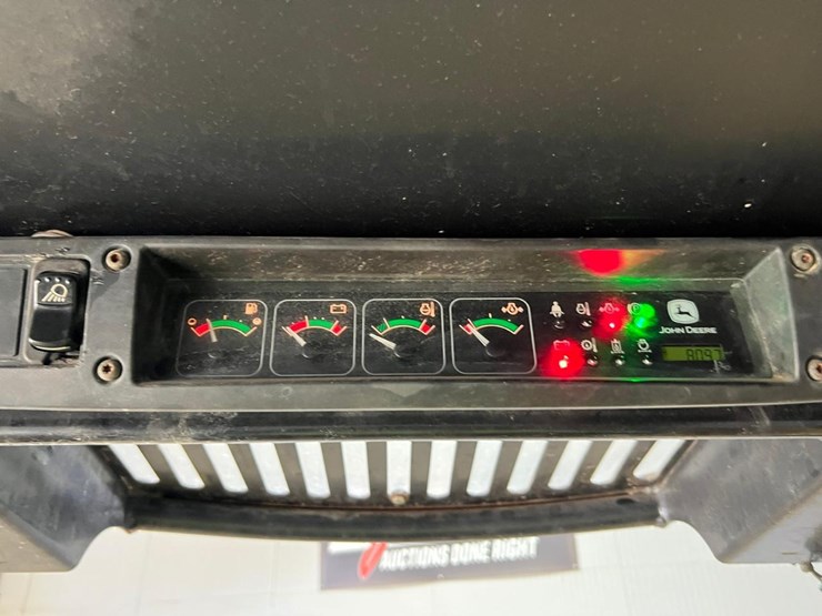 john-deere-270-image-22