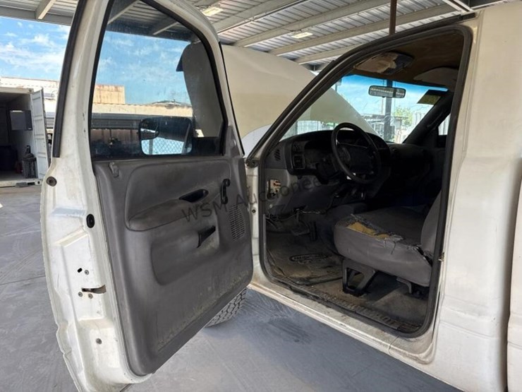 2001-dodge-ram-2500-image-25