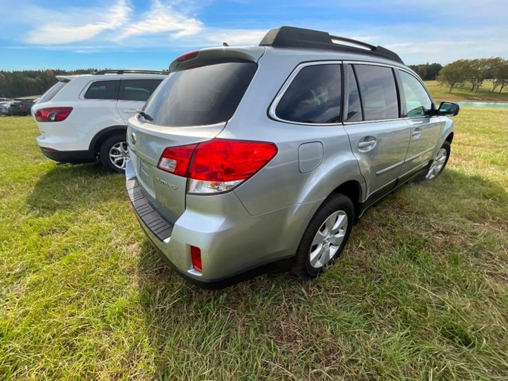 2012-subaru-outback-(at,-awd,-2.5l,-miles-image-8