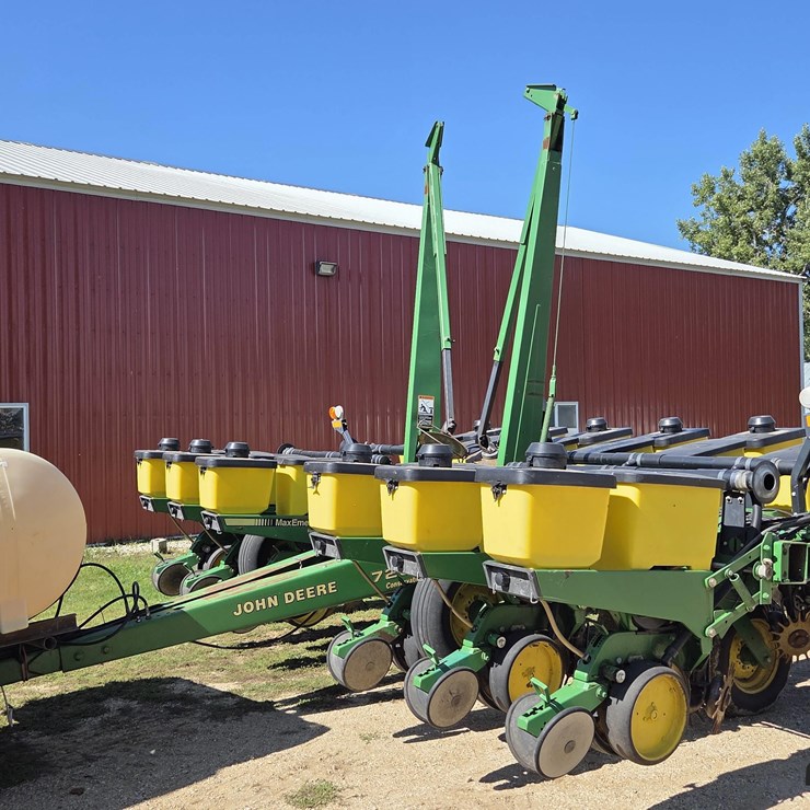 1995 JOHN DEERE 7200