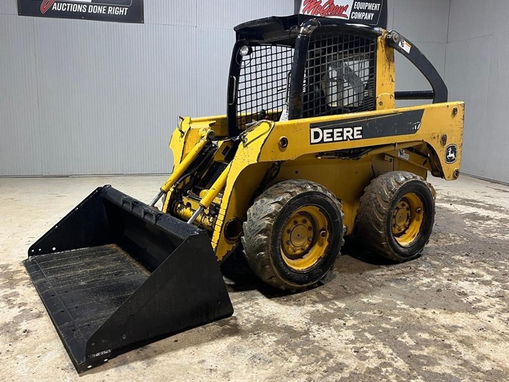 john-deere-317-image-2