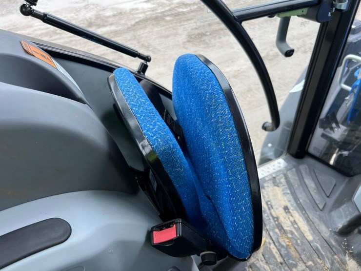 2017-new-holland-t4.75-image-36