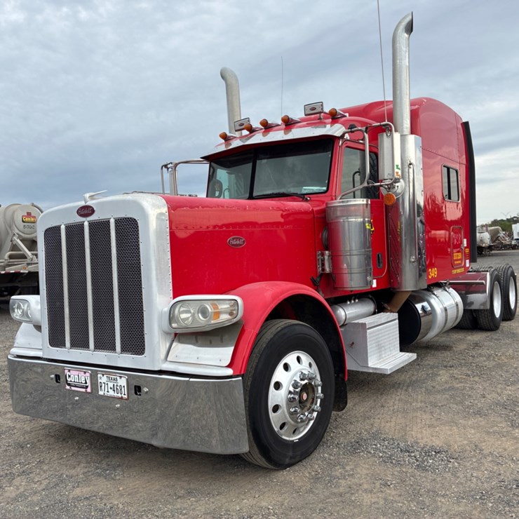 2013 PETERBILT 389