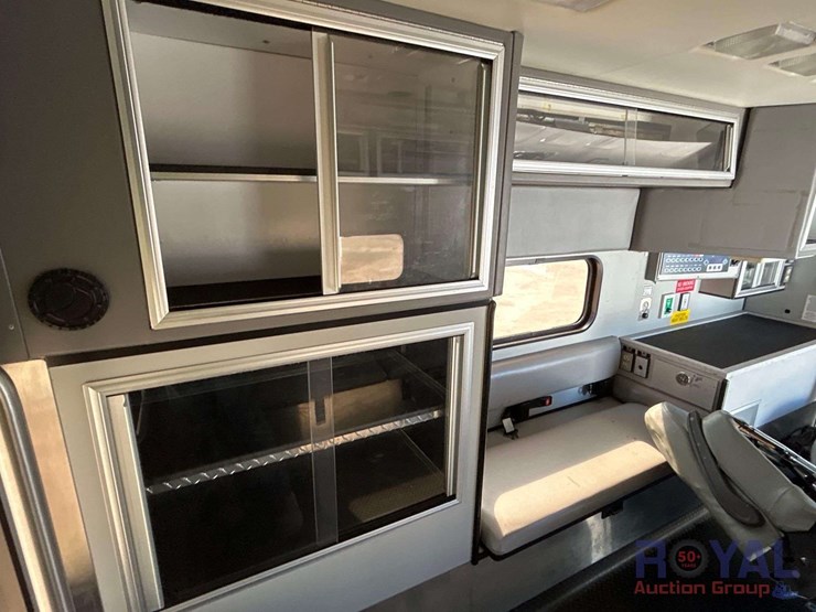 2009-ford-e450-image-29