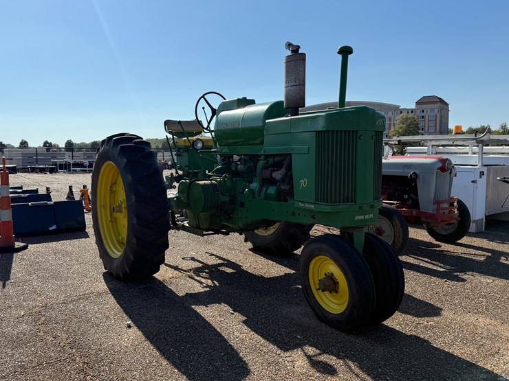 john-deere-70-image-3