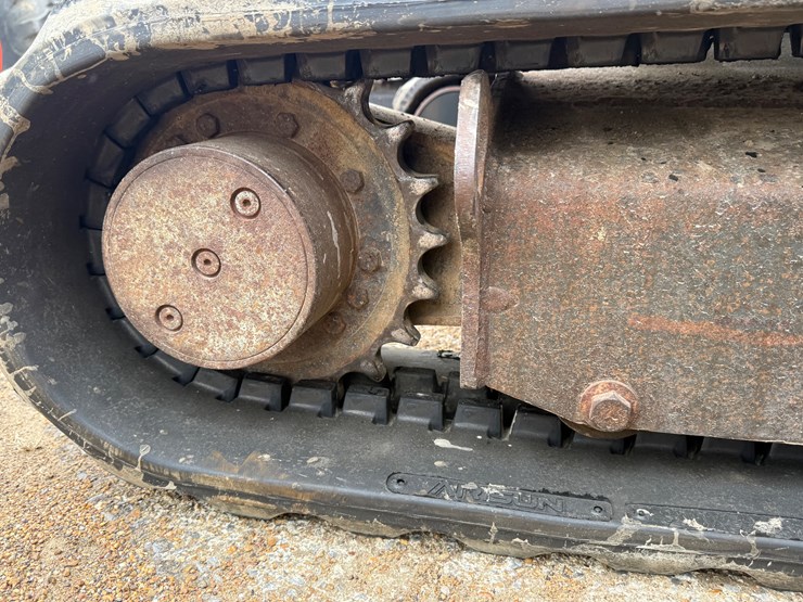 2013-bobcat-e35-image-12