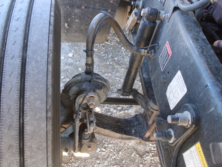 #2045-•-#2045--2013-mack-chu613-semi-tractor-image-43