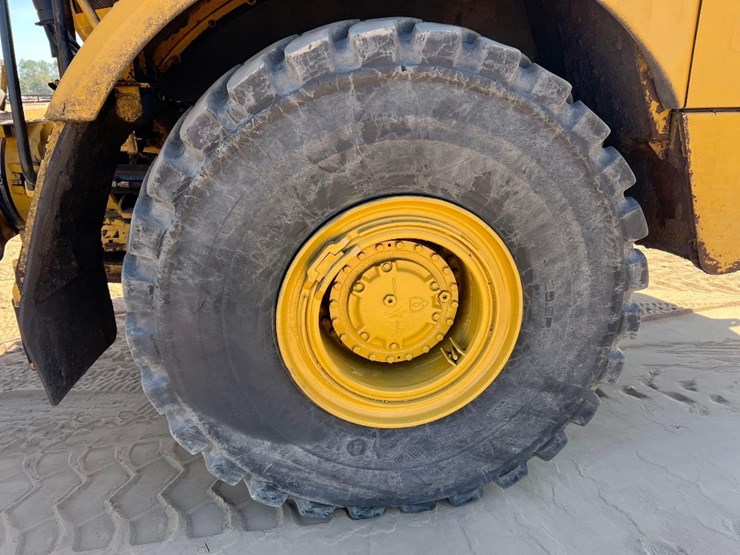 2019-caterpillar-740-gc-image-23