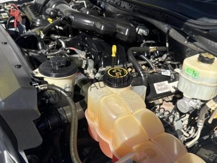 2017-ford-f550-image-16