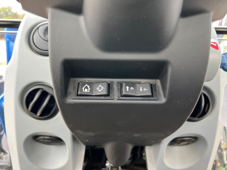 2017-new-holland-t4.75-image-27