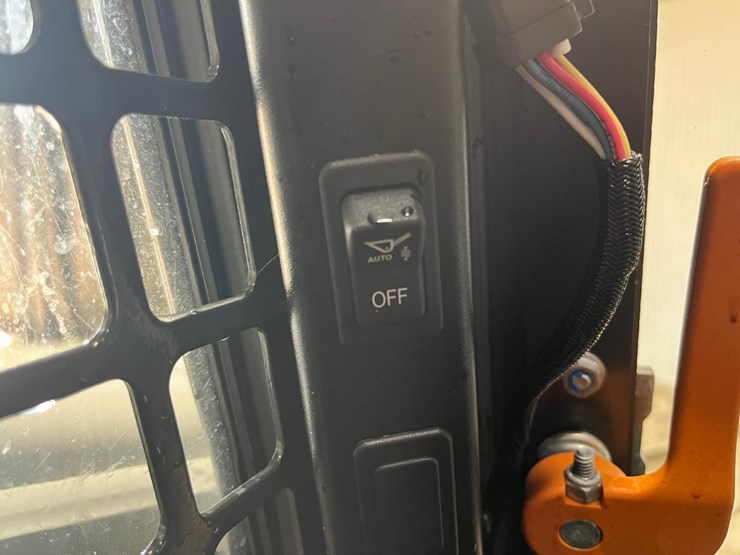 2023-bobcat-s650-image-24